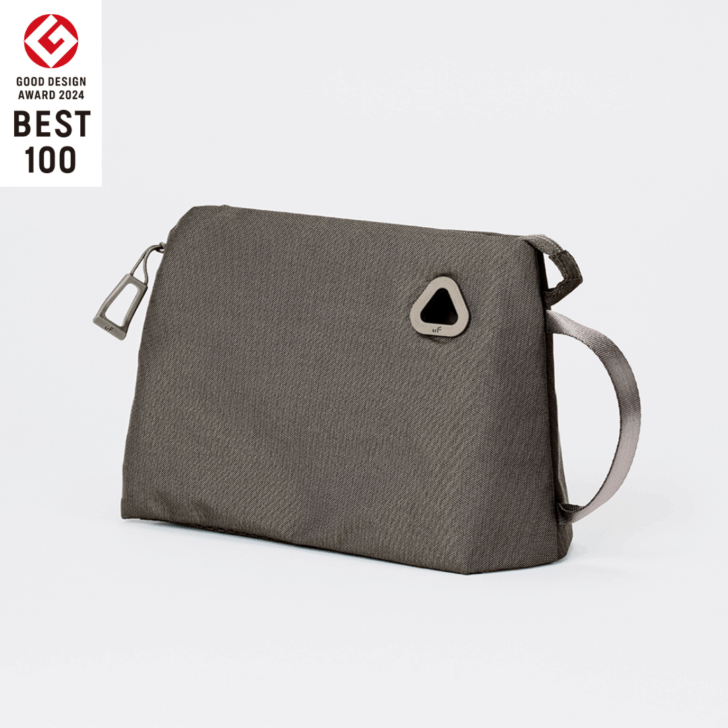 uF STAND POUCH L NEW TAUPE / スタンドポーチ Lサイズ ニュートープ